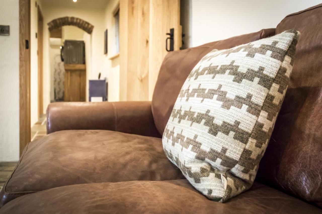 Lavender - Luxurious Barn Conversion - Blossom Farm Johnston Esterno foto
